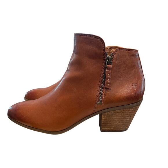 Frye Zip Up Cognac Brown Leather Judith Ankle Boots Womens Size 9 - Picture 4 of 9